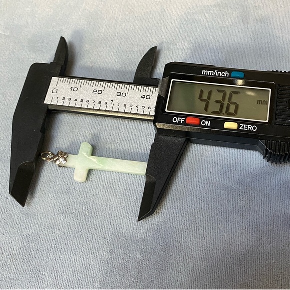 GENUINE NATURAL JADE Cross Pendant Set in Silver - Picture 4 of 9